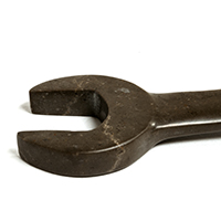 LLAVE MIXTA.  Piedra tallada