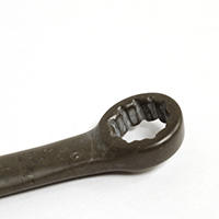 LLAVE MIXTA.  Piedra tallada