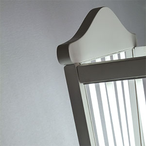 CUNA. Intervened wood structure wit halogen bulbs